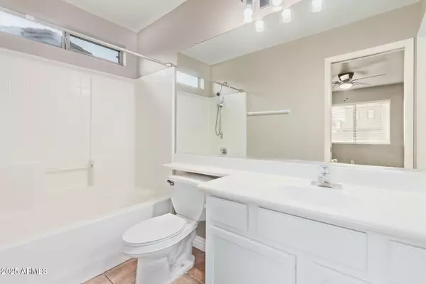 Phoenix, AZ 85043,6237 W RAYMOND Street