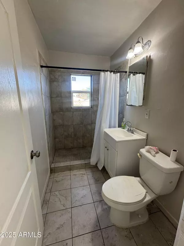 Phoenix, AZ 85009,2502 W JEFFERSON Street