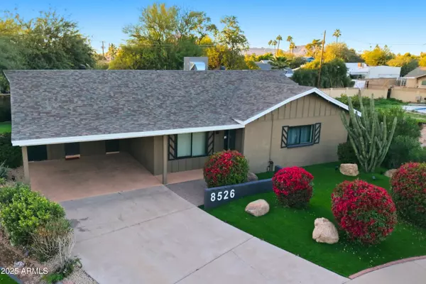 8526 E WHITTON Avenue, Scottsdale, AZ 85251