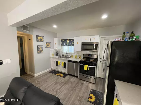 Glendale, AZ 85301,5963 W OCOTILLO Road