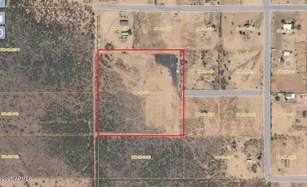 51252 W Buffalo Dog Road #-, Aguila, AZ 85320