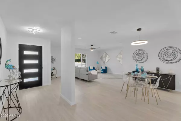 Phoenix, AZ 85022,1111 E VILLAGE CIRCLE Drive N