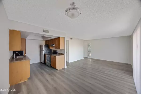 Phoenix, AZ 85031,3810 N MARYVALE Parkway #2067