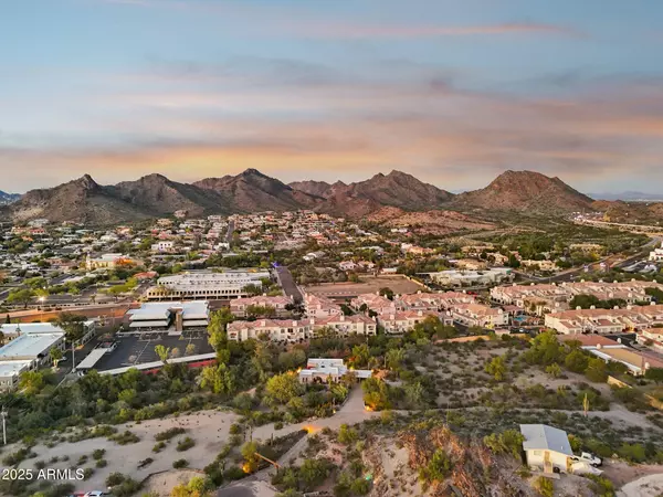 Phoenix, AZ 85020,1720 E PLEASANT Drive #-