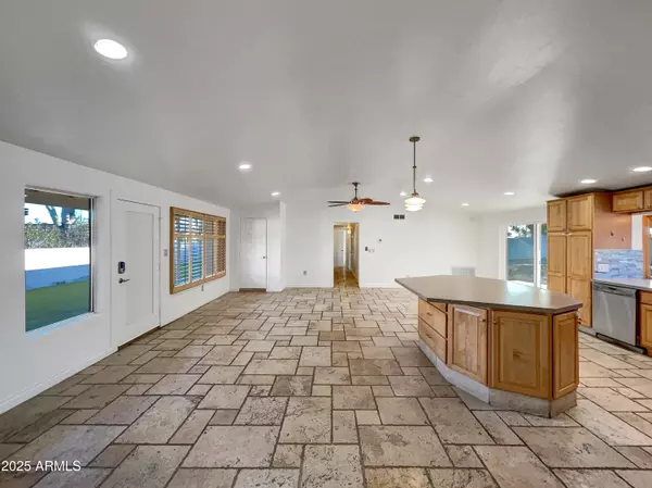 Scottsdale, AZ 85254,6325 E SWEETWATER Avenue