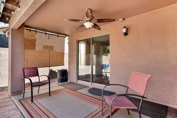 2738 E SILVERSMITH Trail, San Tan Valley, AZ 85143