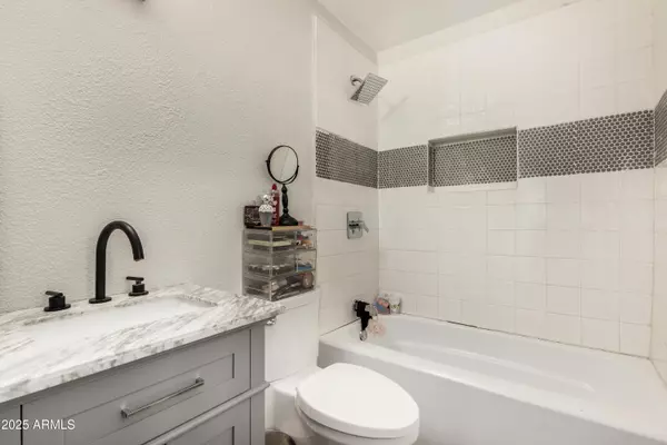 Glendale, AZ 85303,5708 N 68TH Drive