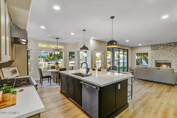 5286 W LONE CACTUS Drive, Glendale, AZ 85308