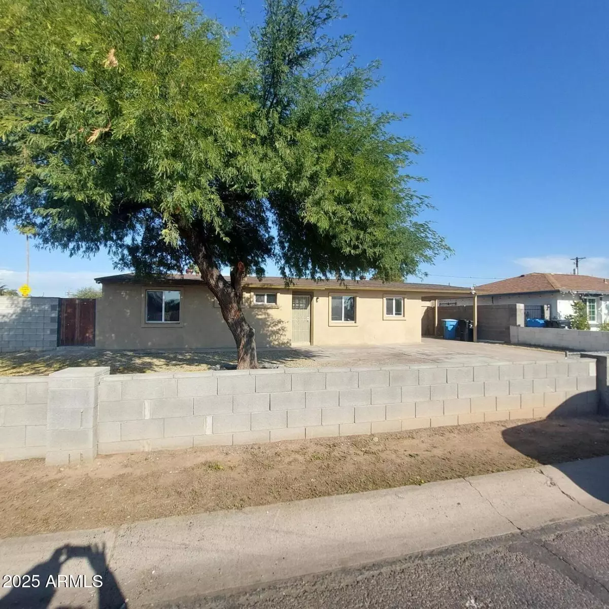 Phoenix, AZ 85019,3852 W EARLL Drive