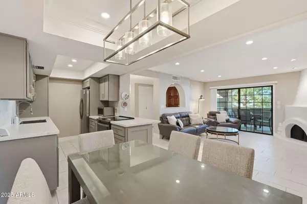 Phoenix, AZ 85020,7557 N DREAMY DRAW Drive #264