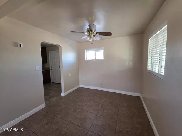 Phoenix, AZ 85040,2144 E CORONA Avenue