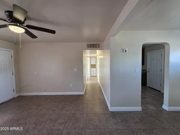 Phoenix, AZ 85040,2144 E CORONA Avenue