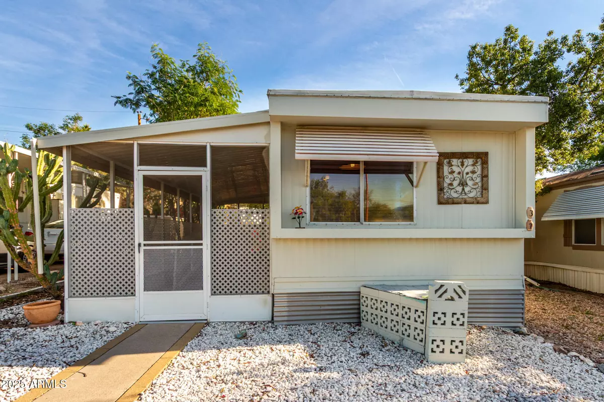 Phoenix, AZ 85020,10401 N CAVE CREEK Road #37