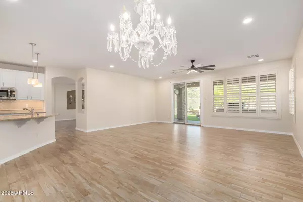 Phoenix, AZ 85083,6634 W STRAIGHT ARROW Lane