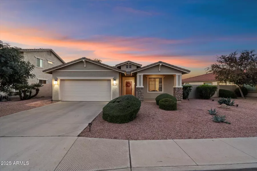 6710 S SETON Avenue, Gilbert, AZ 85298