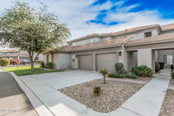 7401 W ARROWHEAD CLUBHOUSE Drive #2062, Glendale, AZ 85308