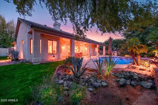 Phoenix, AZ 85032,4409 E JANICE Way