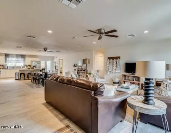 Phoenix, AZ 85015,1514 W BETHANY HOME Road