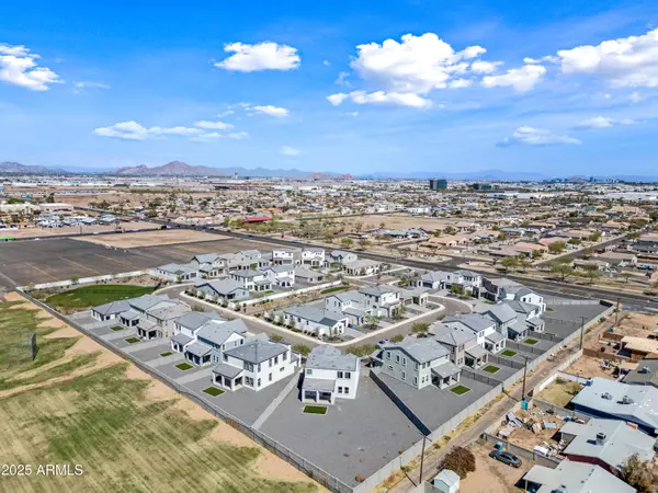 Phoenix, AZ 85040,2332 E MARGUERITE Avenue