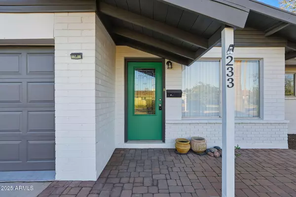 Tempe, AZ 85282,233 E HUNTINGTON Drive