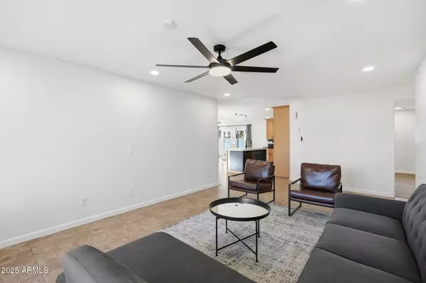 Tempe, AZ 85282,233 E HUNTINGTON Drive