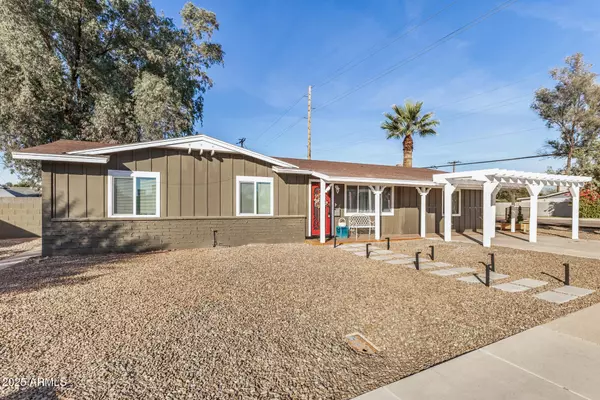 Phoenix, AZ 85015,2302 W BERRIDGE Lane