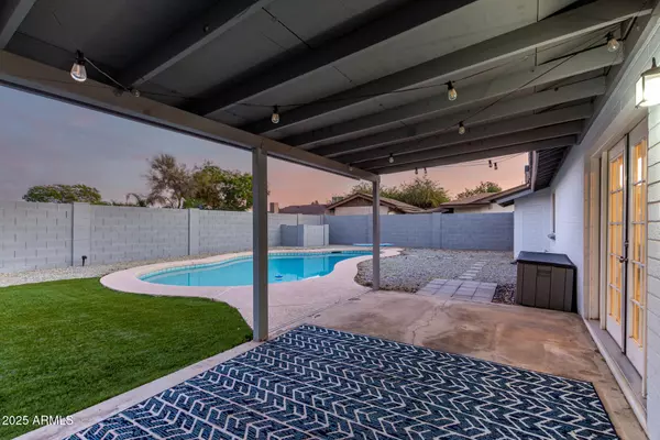 Phoenix, AZ 85027,19237 N 5TH Avenue