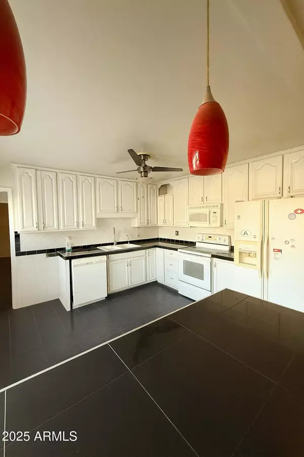 Scottsdale, AZ 85251,8008 E WHITTON Avenue