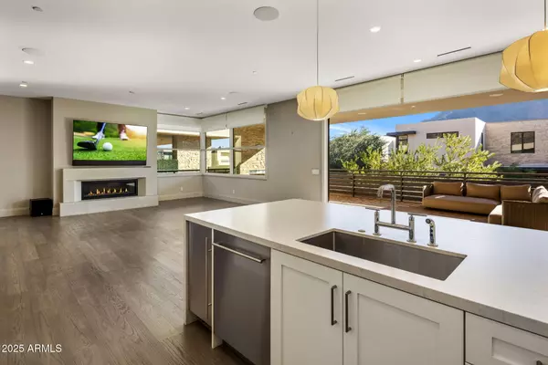 5541 E STELLA Lane, Paradise Valley, AZ 85253