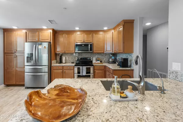 Phoenix, AZ 85085,2425 W BRONCO BUTTE Trail #1014