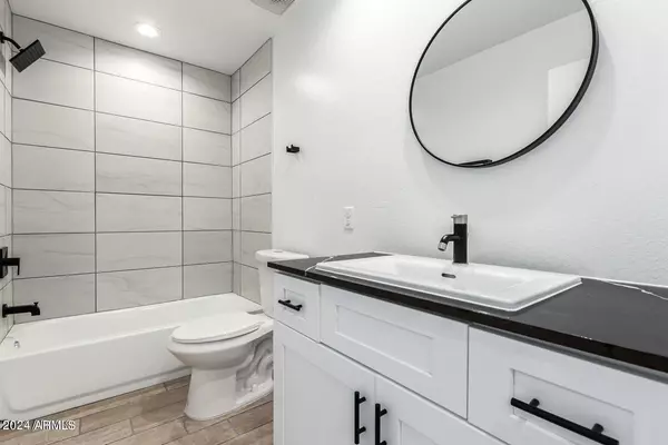 Mesa, AZ 85207,8920 E BILLINGS Street #2