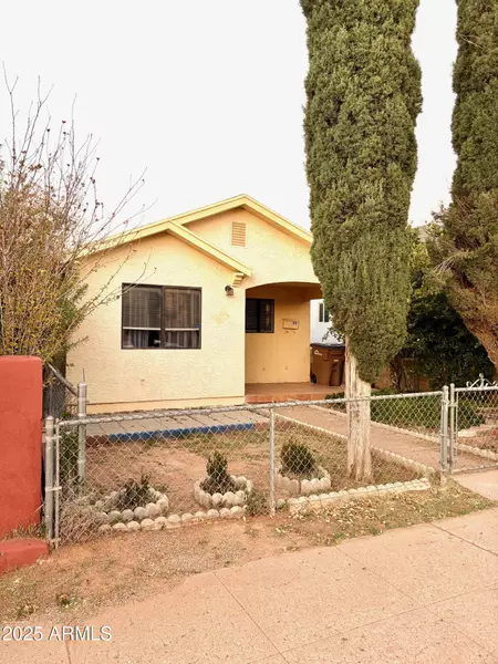 814 E 13TH Street, Douglas, AZ 85607