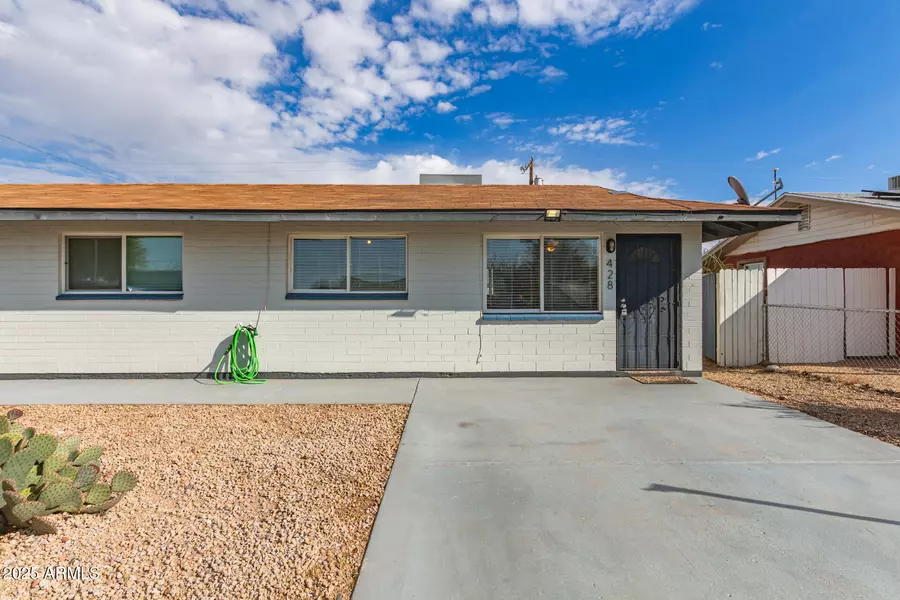 430 REIZEN Drive, Morristown, AZ 85342