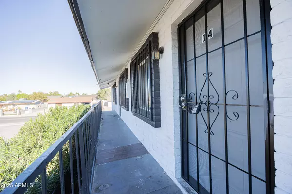 1703 W MOUNTAIN VIEW Road #14, Phoenix, AZ 85021