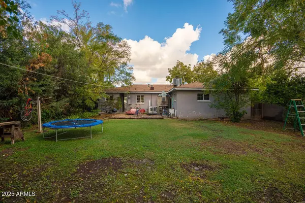 Phoenix, AZ 85006,1717 E OAK Street