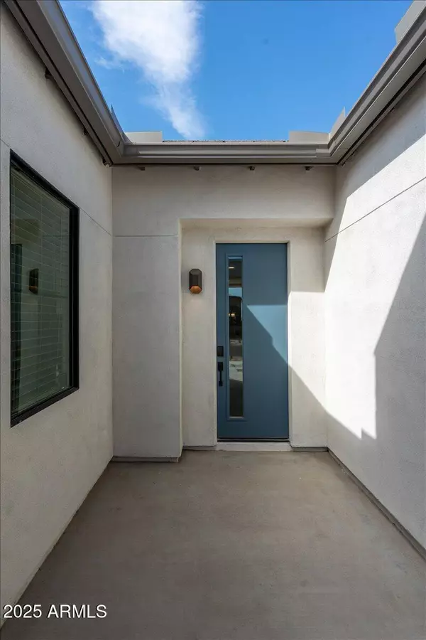 Phoenix, AZ 85042,917 E BUIST Avenue