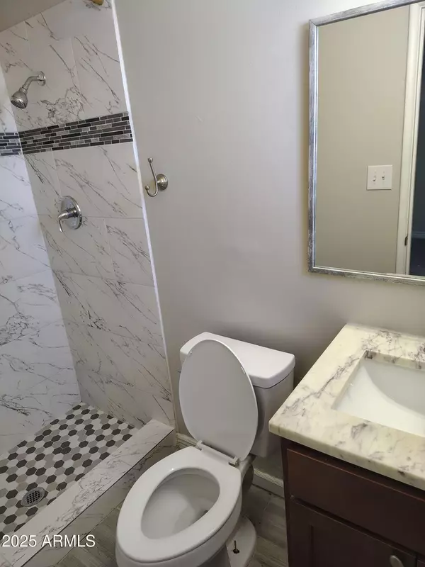 Phoenix, AZ 85019,3828 W krall Street