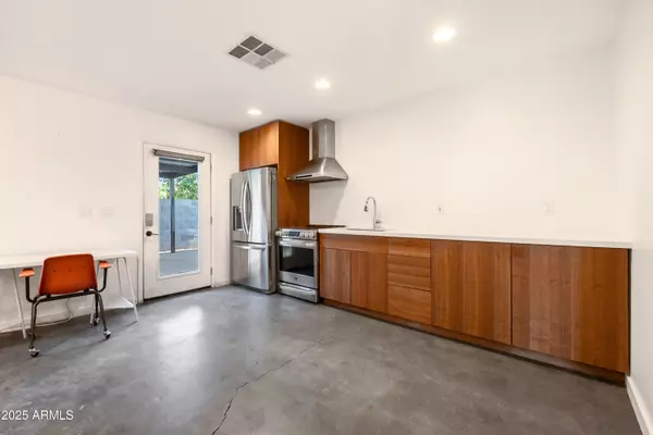 Phoenix, AZ 85006,2029 N 9TH Street #B