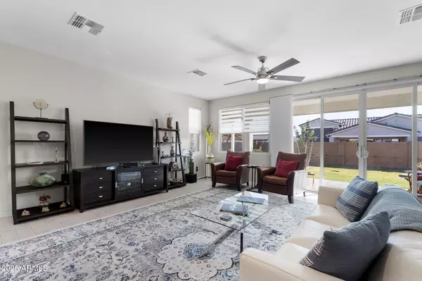 Casa Grande, AZ 85122,2049 E ENTORO Drive