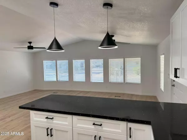 Phoenix, AZ 85024,2233 E BEHREND Drive #29