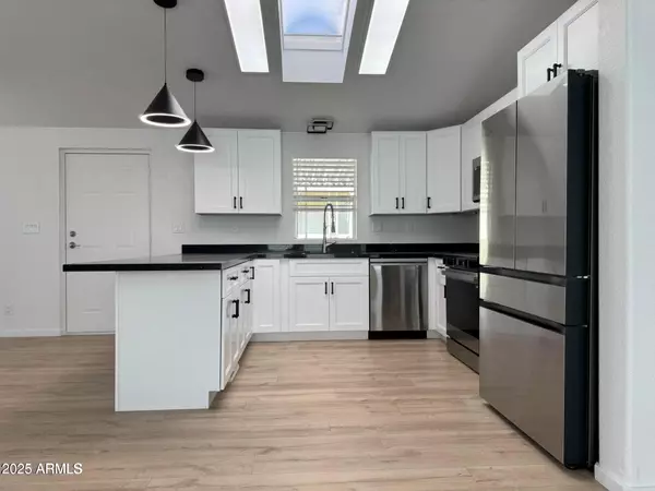 Phoenix, AZ 85024,2233 E BEHREND Drive #29