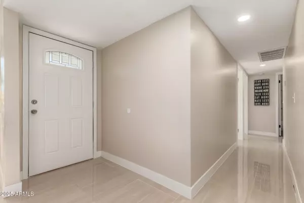 Glendale, AZ 85302,5528 W CAROL Avenue