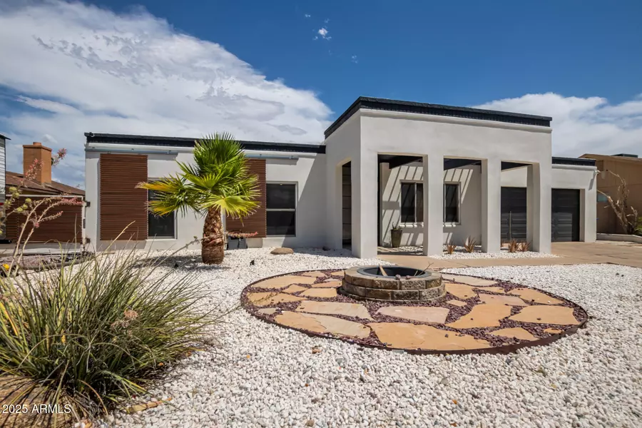 4313 E SUNRISE Drive, Phoenix, AZ 85044