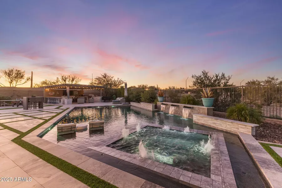 11658 W MONTANSORO Lane, Peoria, AZ 85383