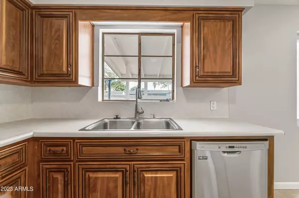 Phoenix, AZ 85020,1227 E LAS PALMARITAS Drive