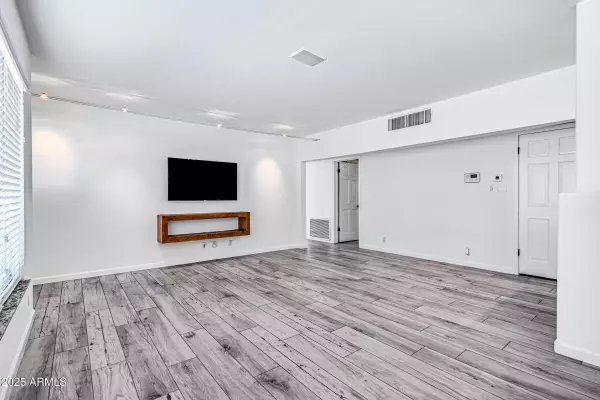 Scottsdale, AZ 85257,6829 E ALMERIA Road