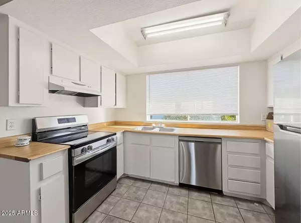 Phoenix, AZ 85029,10820 N 16TH Avenue N #4