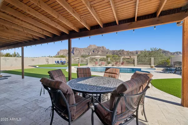 Apache Junction, AZ 85119,103 S SIXSHOOTER Road S