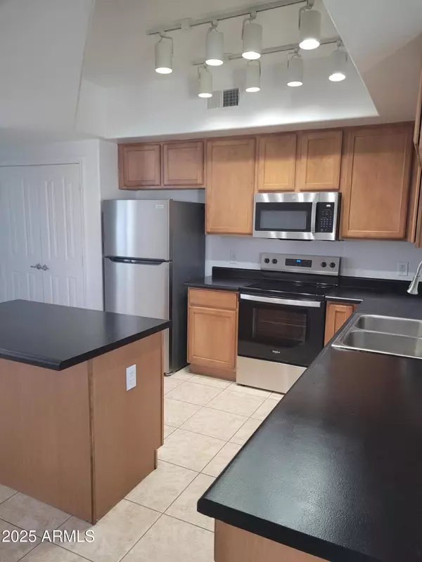 Tempe, AZ 85288,280 S EVERGREEN Road #1312