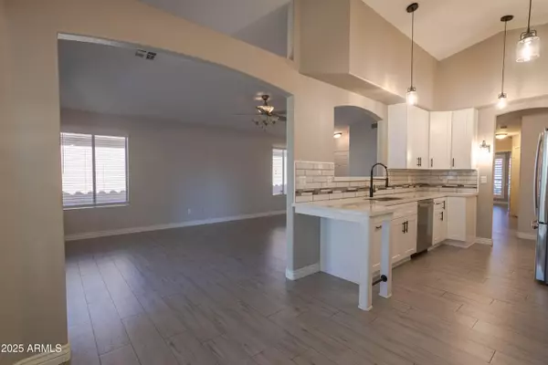 1022 N BOGLE Avenue, Chandler, AZ 85225